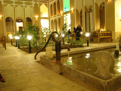 نمایی از هتل موزه ی 5 ستاره ی فهادان یزد
